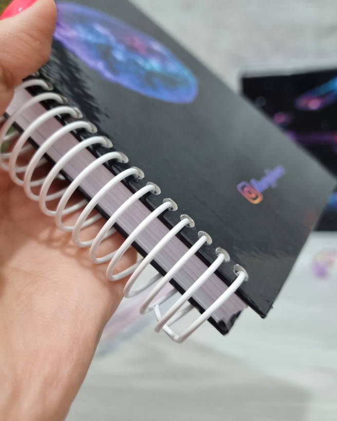 دفتر نقطه ای بولت ژورنال شیشه آرزو برند رنگی بانو با گرماژ 100 و جلد سخت مناسب بولت ژورنال با فنر روکش دار سفید