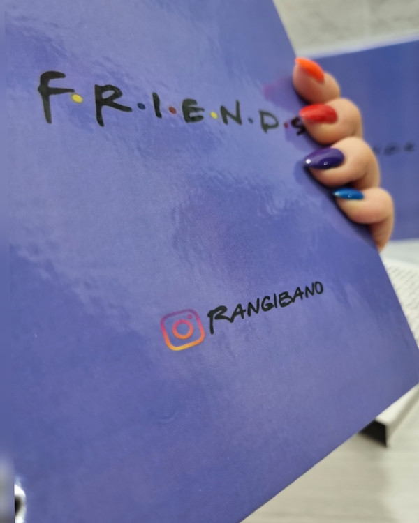 دفتر نقطهای A5 طرح Friends با جلد سخت و کاغذ سفید ۱۰۰ گرمی – رنگی بانو