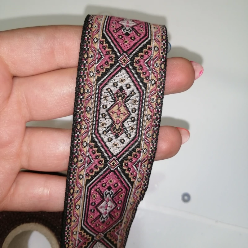 نوار یراق تزئینی 1 لباس مخمل صورتی عرض سه  و طول یک متر