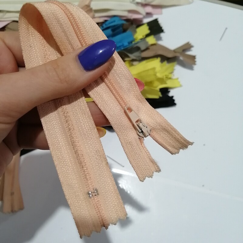 زیپ 20 سانتی هلویی ساده