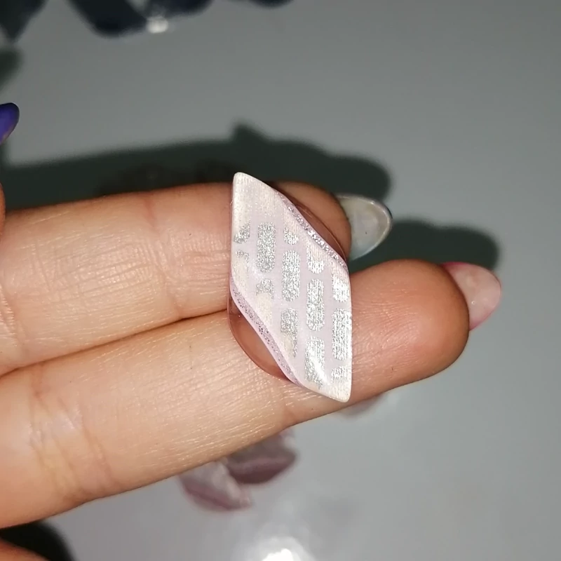 دکمه لباس شیشه ای رنگ صورتی 1بسته 10 عددی