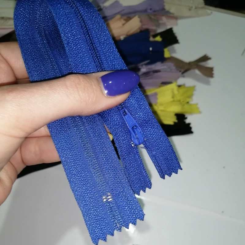 زیپ 20 سانتی آبی ساده 3