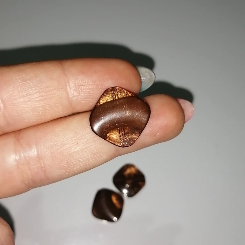 دکمه لباس طرح شیشه ای مربع رگه اکلیلی رنگ قهوه ای بسته 5 عددی